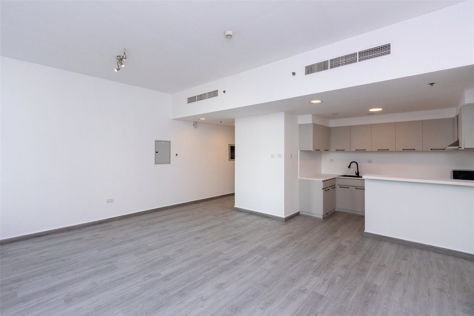 Park Central Business Bay - Business Bay Apartment for Rent-Prestige Luxury Real Estate